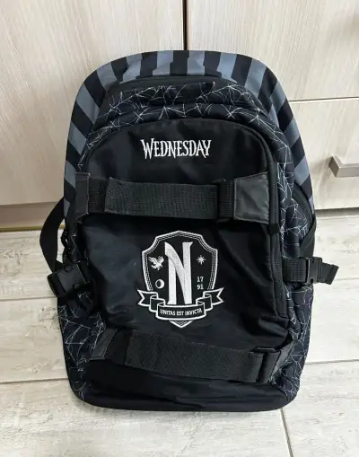 ŠKOLNÍ BATOH zn. Baagl, motiv WednesdaY