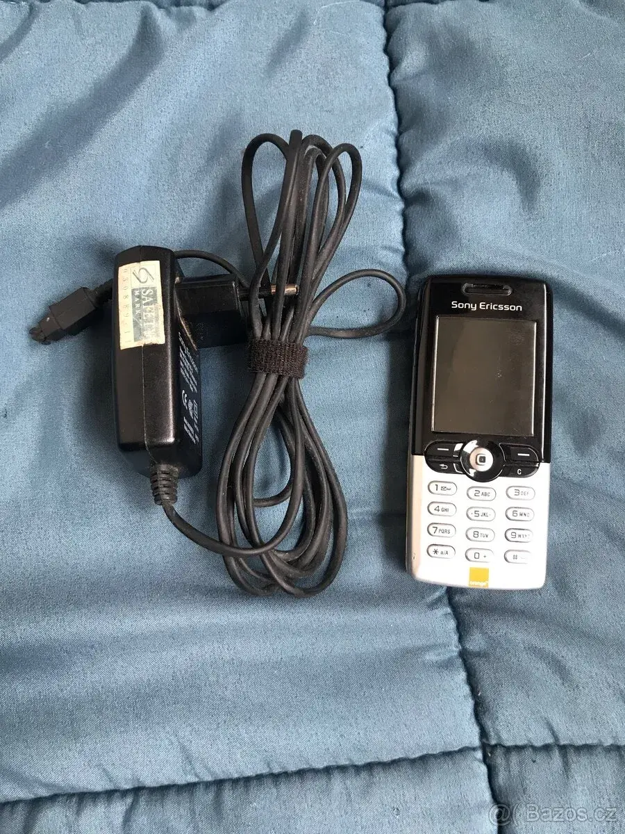 Sony Ericsson T610 + Nabíječka