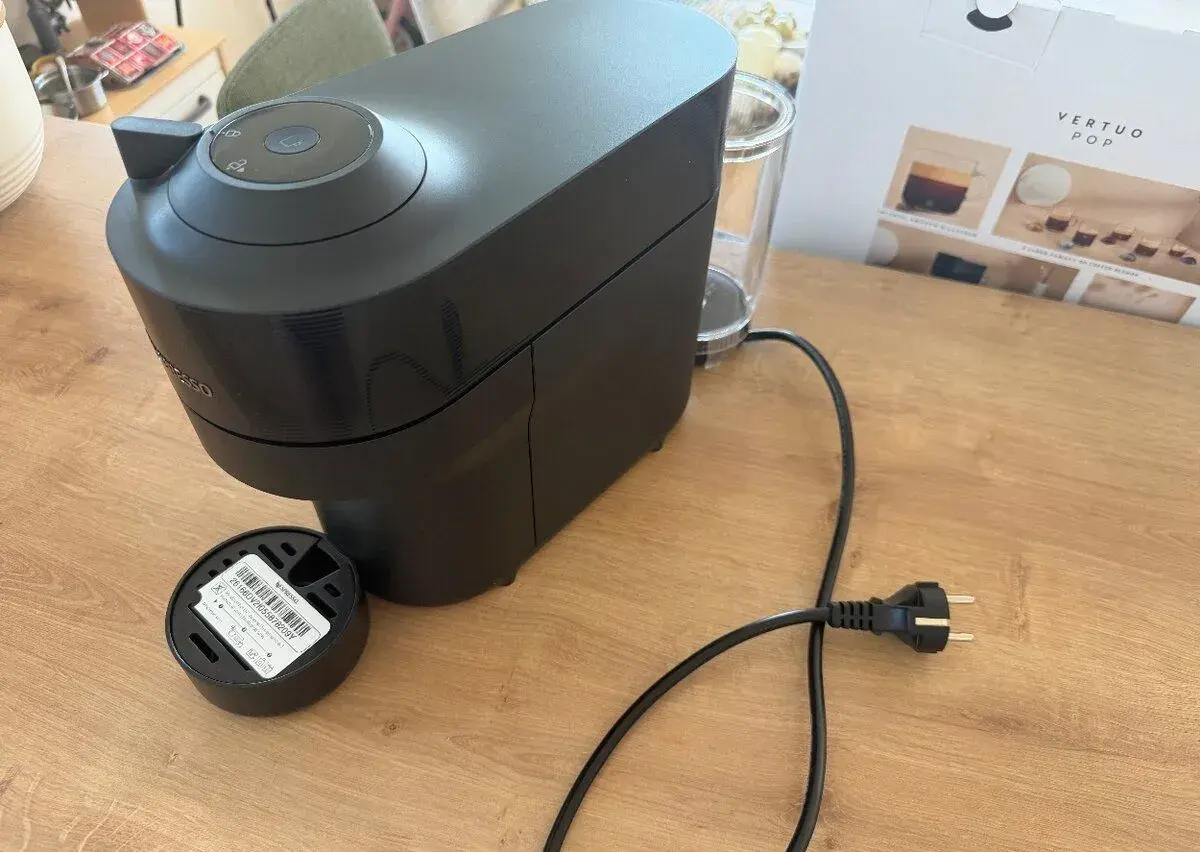 Kávovar Nespresso Vertuo POP black