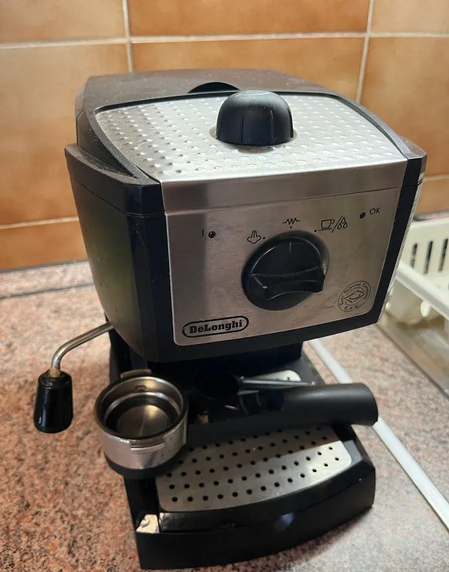 Pákový kávovar delonghi