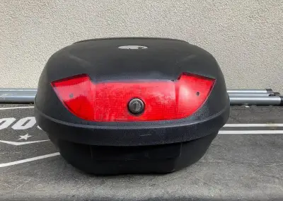 Motokufr Maxem Topcase na dvě přilby
