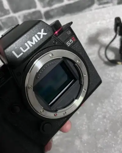 Panasonic LUMIX DC-S5 II