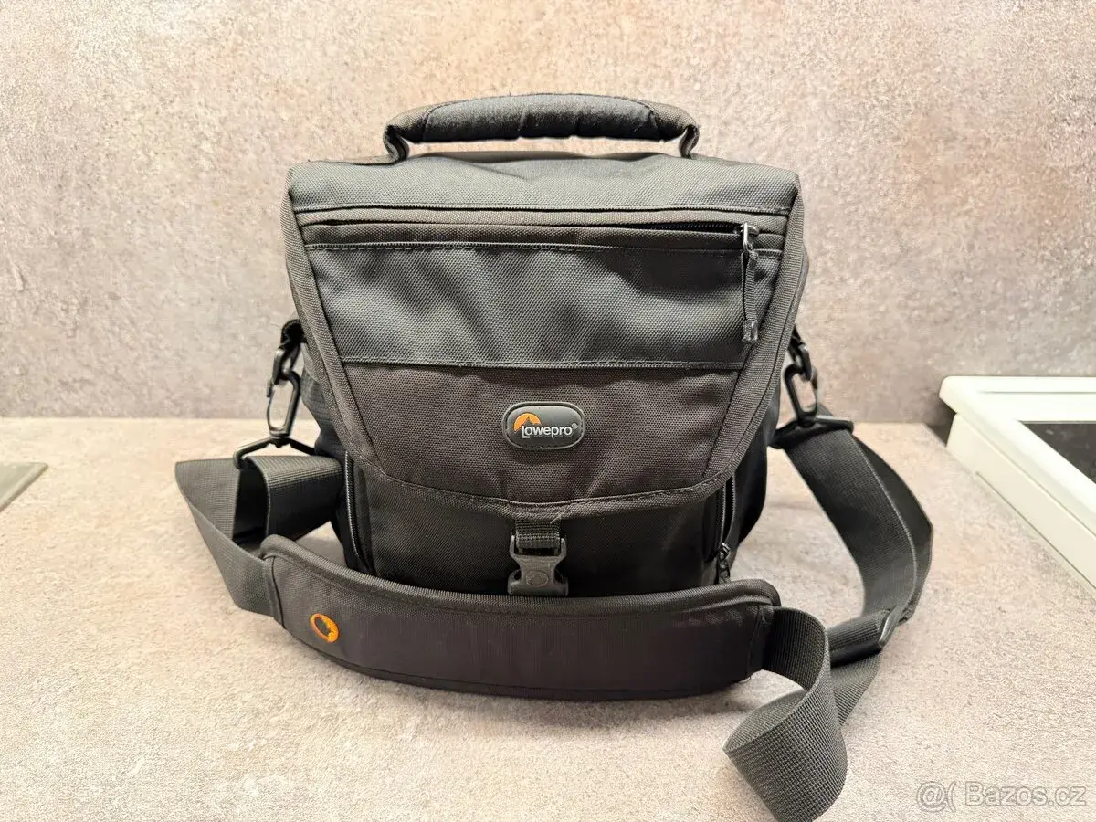 LOWEPRO Nova 170 AW - fotobrašna
