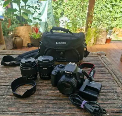 Canon EOS 1200D + 3 objektivy + brašna