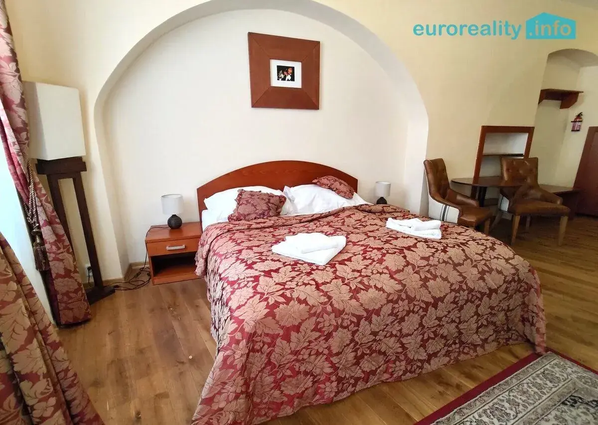 Pronájem, apartmán 4+kk, 110 m2, Plzeň - město, ul. Zbrojnic