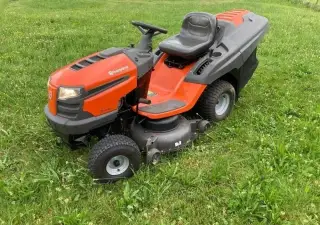 Zahradní traktor Husqvarna TC 242