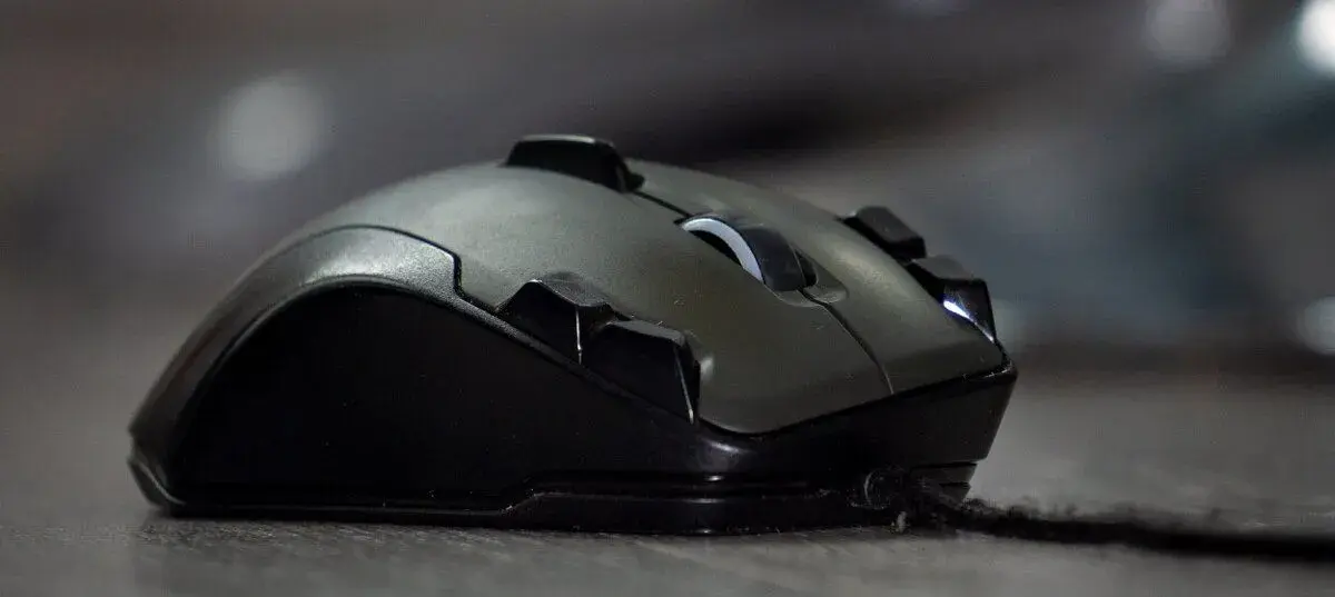 Laserová myš Roccat Tyon s novými spínači; 16 tlačítek