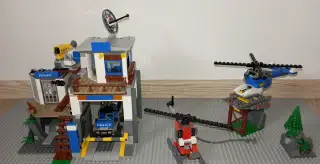 LEGO City 60174 Horská policejní stanice