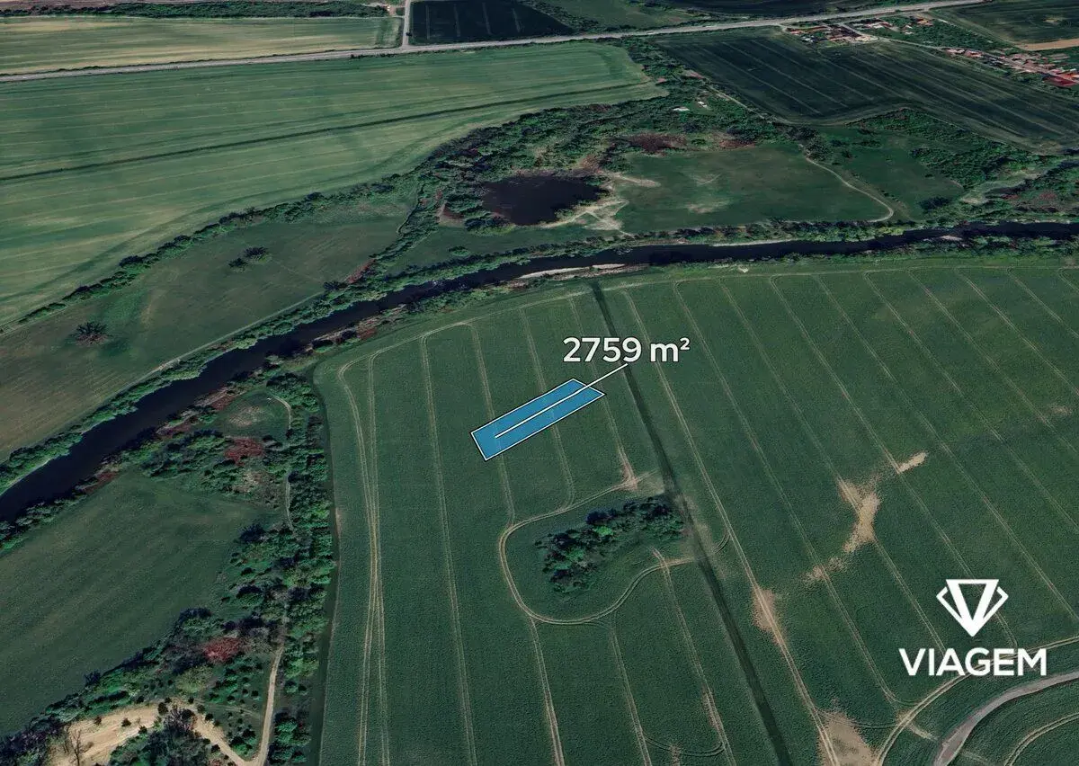 Pole 2 759 m², Podíl 25 % o výměře 690 m²