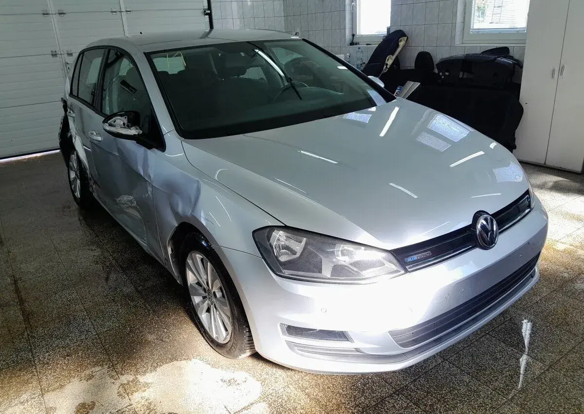 Volkswagen Golf – 2014, 214 012 km