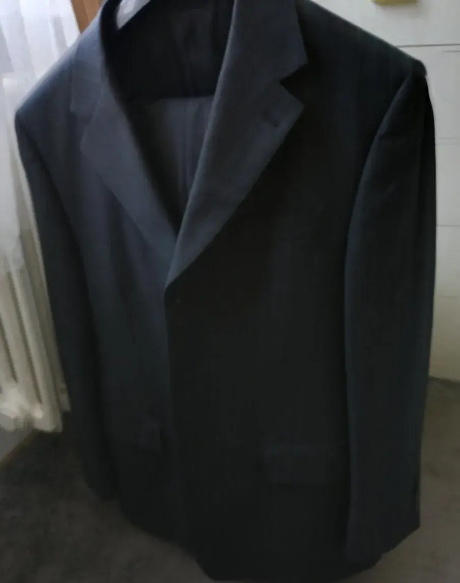 tmavý nenošený pán. oblek Isaac Mizrahi vel.40/34
