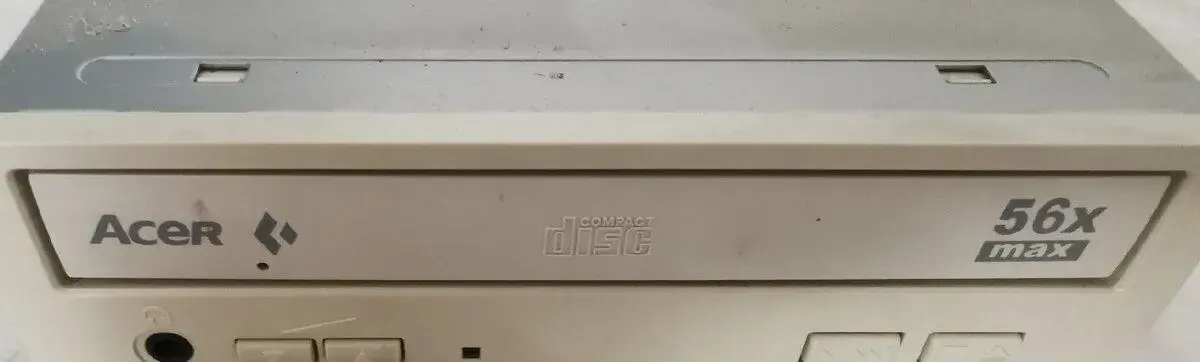 Cd - Dvd - Floppy diskety - čtečka Sd karet