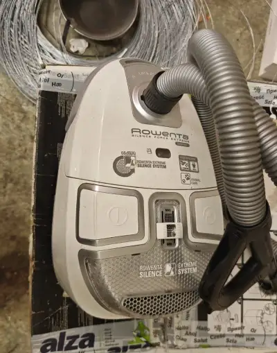 Rowenta Silence Force Extreme Compact vysavač