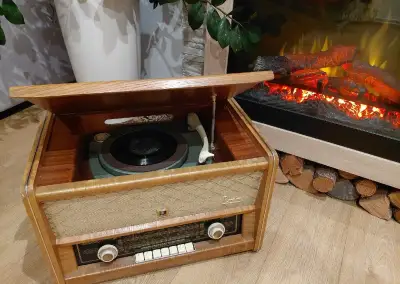 Gramo rádio TESLA 1005A Poem