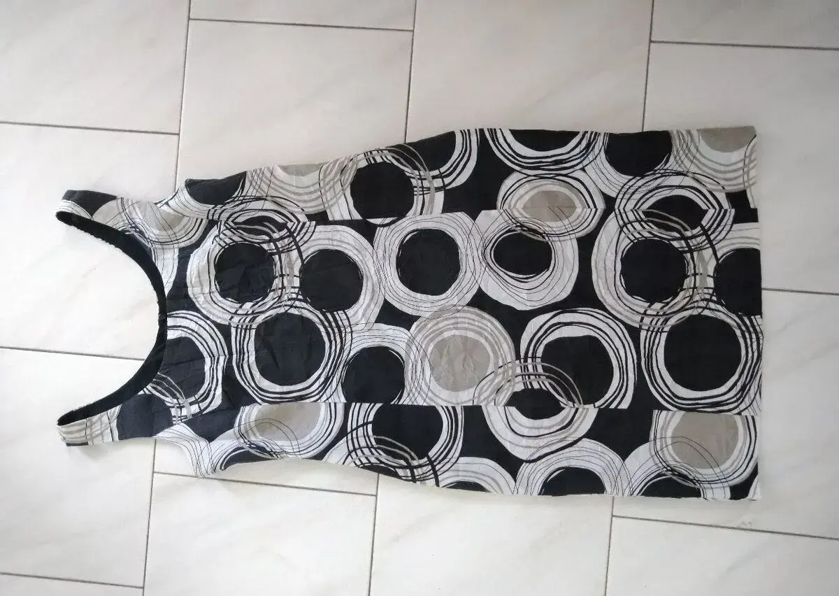 Krátké ženské šaty Infinite