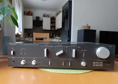 zesilovač Technics SU-V505
