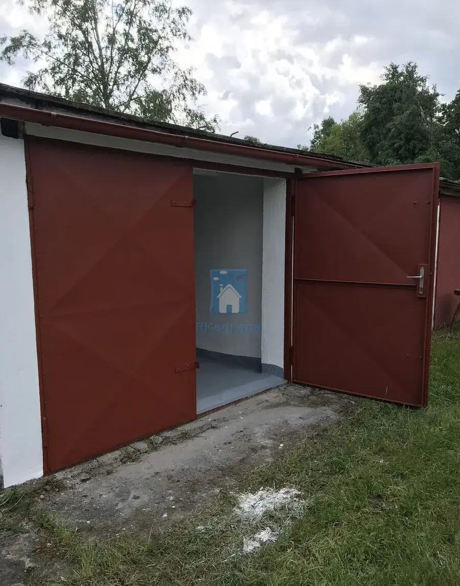Pronájem garáže, Pardubice, ulice Pardubická, 18 m2