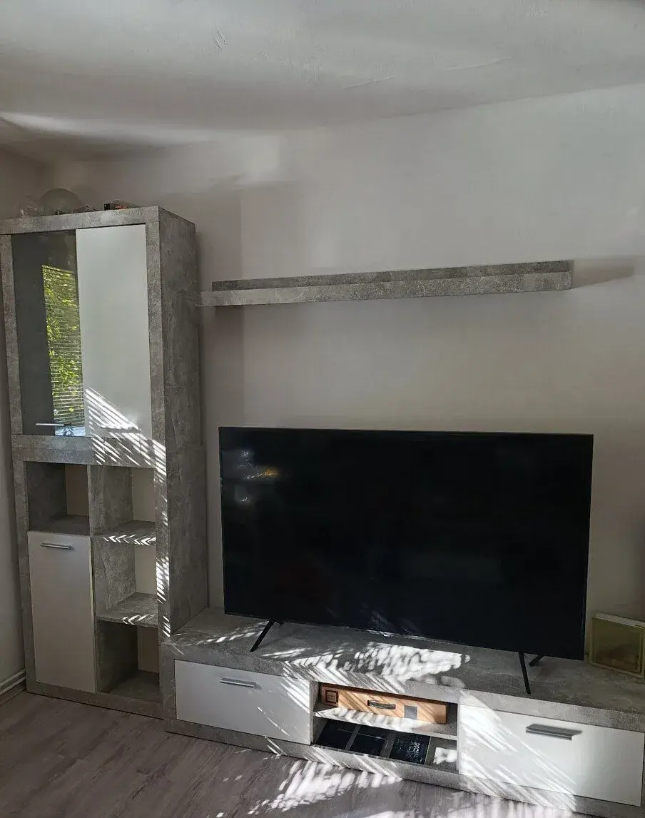 Obývací stěna + konferenční stolek