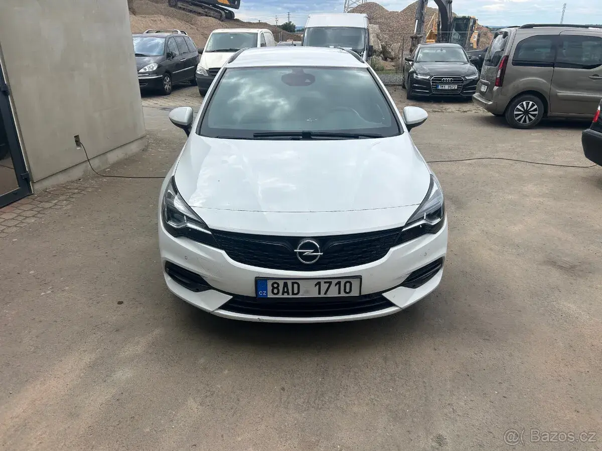 Opel Astra – 2020, 211 000 km