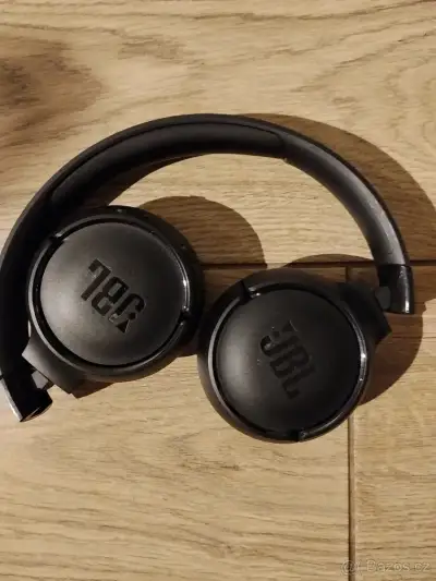 Bezdrátová sluchátka JBL Tune 520BT v perfektním stav