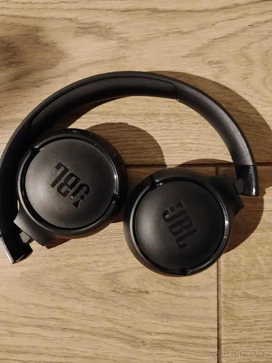 Bezdrátová sluchátka JBL Tune 520BT v perfektním stav