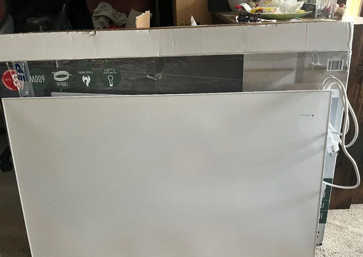Infračervený topný panel TIHP 600 B2