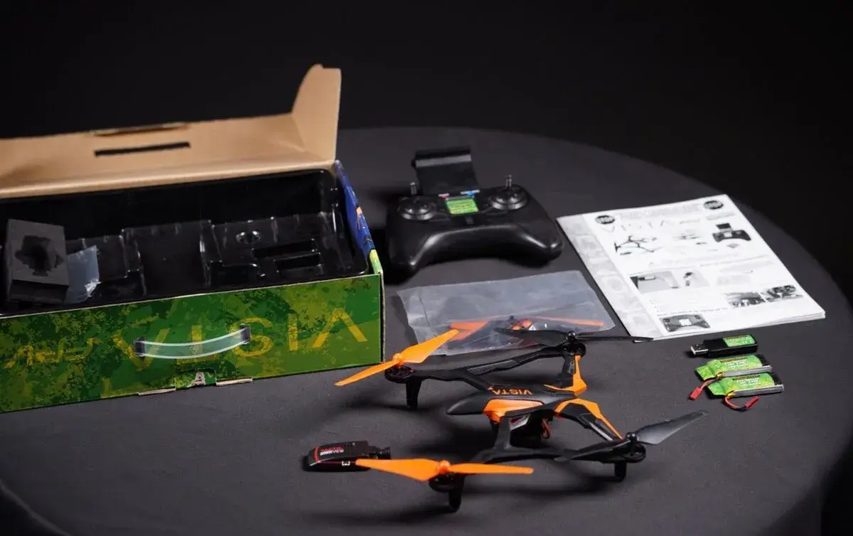 Starší dron Dromida Vista FPV,