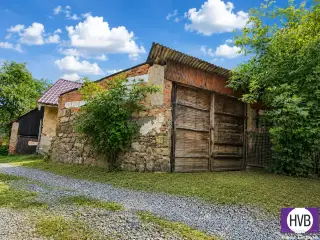 Prodej garáže 25 m2 na pozemku 32 m2, osobní vlastnictví, Be