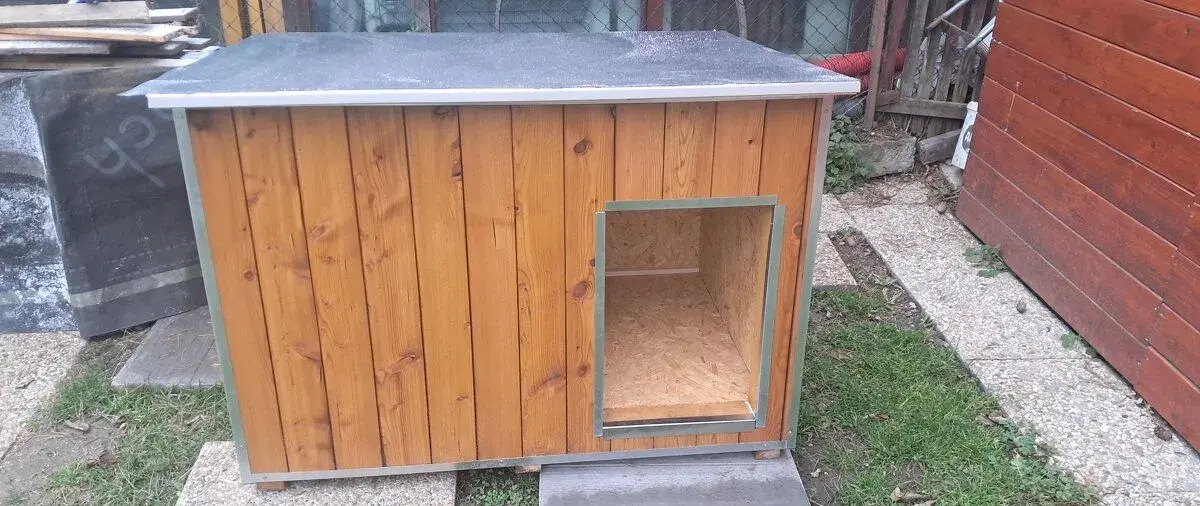 Zateplená psi bouda