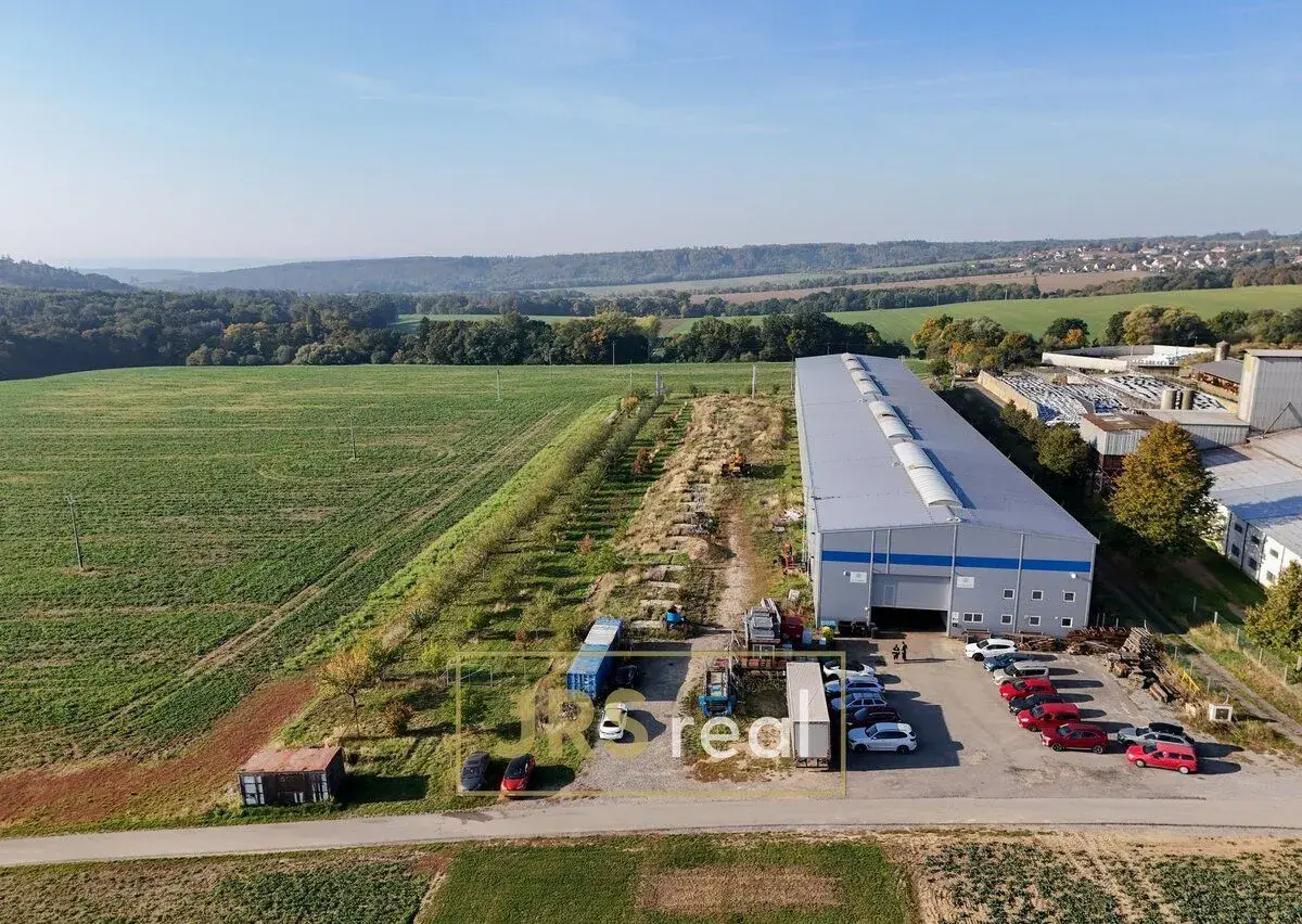 Prodej pozemku 3 346 m² pro výstavbu průmyslové haly, Zakřan