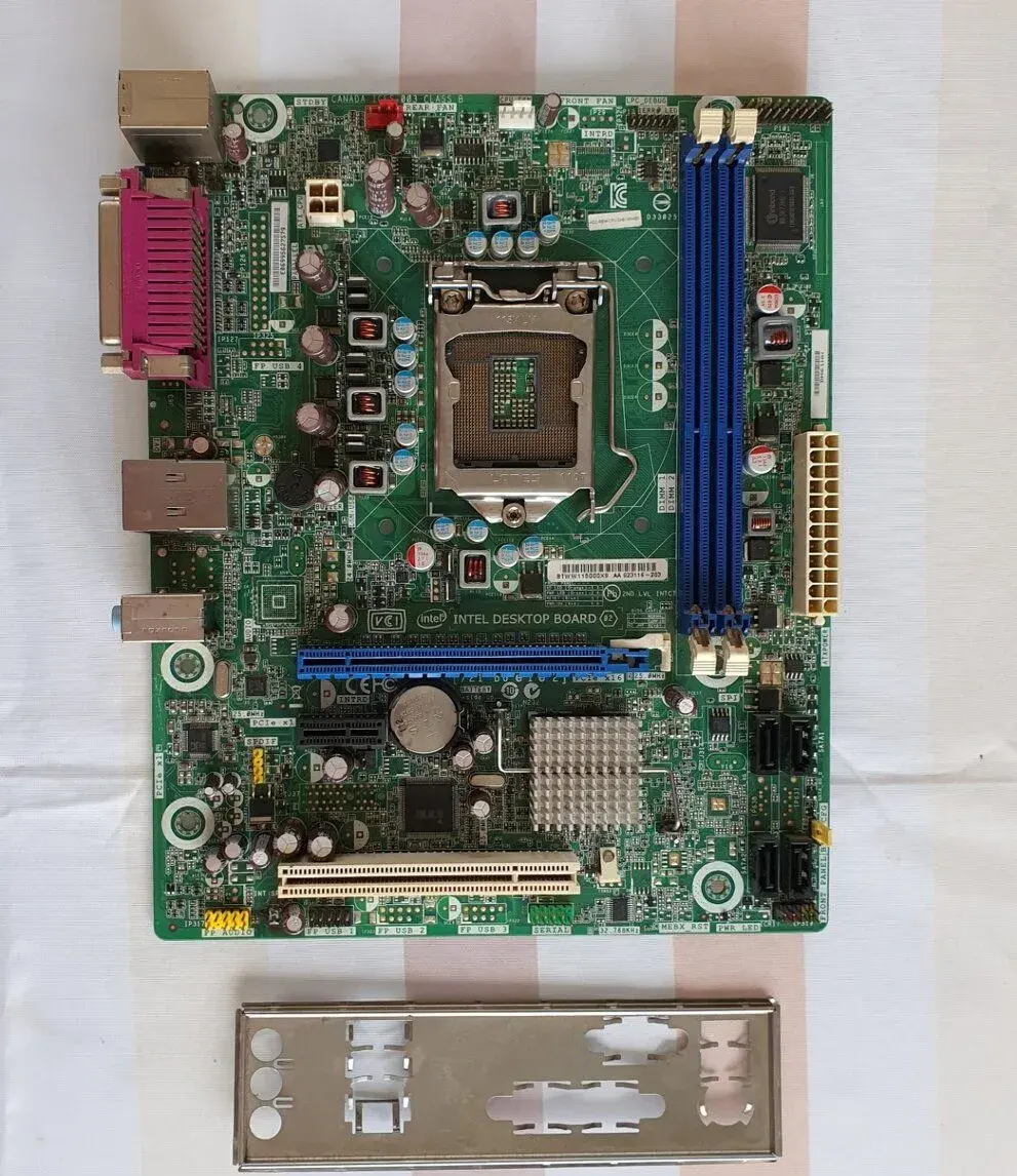 Základní deska Intel (mATX, 4x DDR3) + I/O krytka