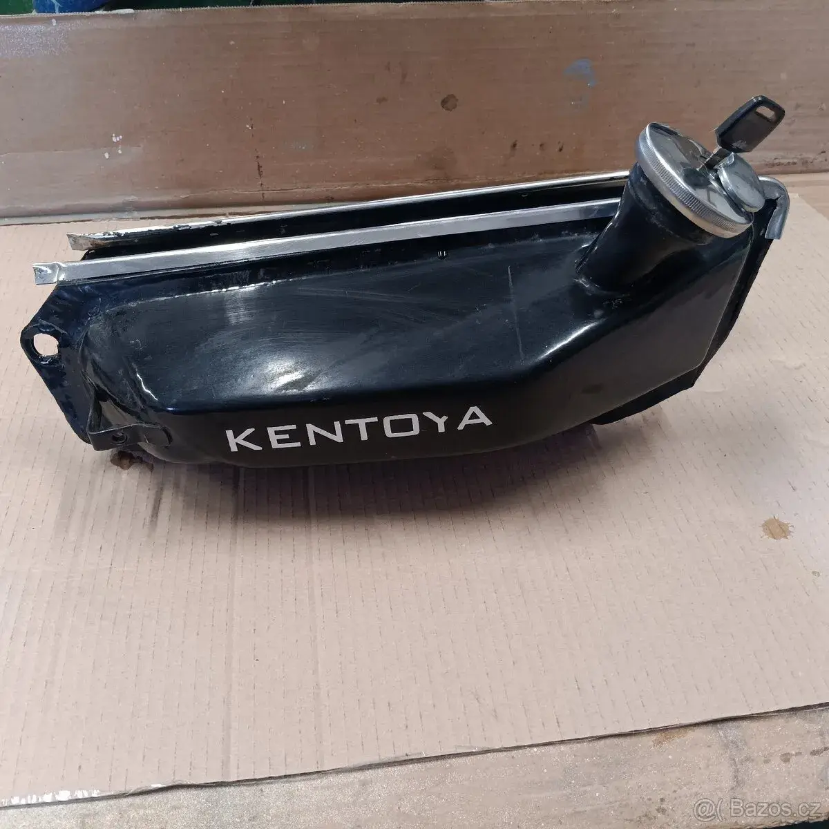 Palivová nádrž na moped Kentoya