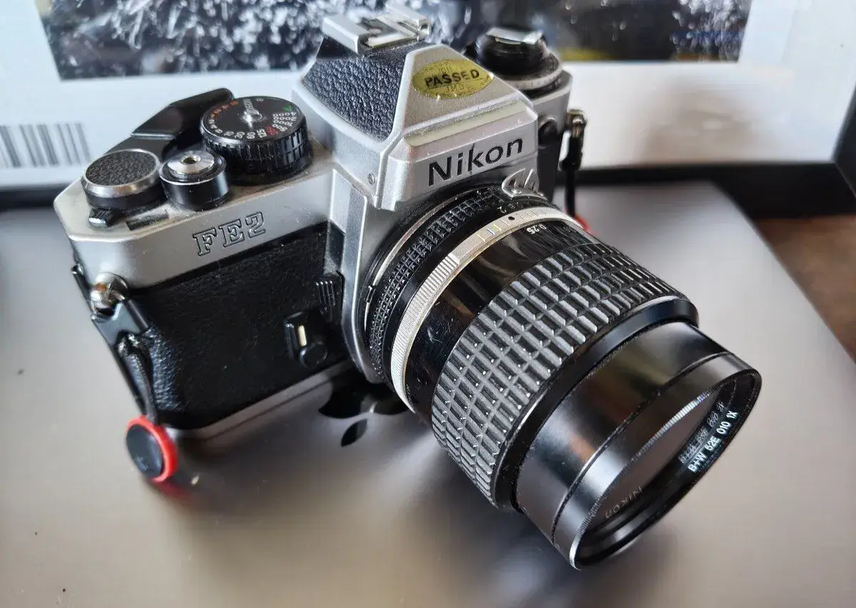 Nikon FE-2 + Nikkor 28/2