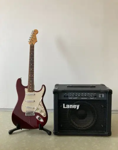 Fender Stratocaster Mexico + kombo Laney GC 30