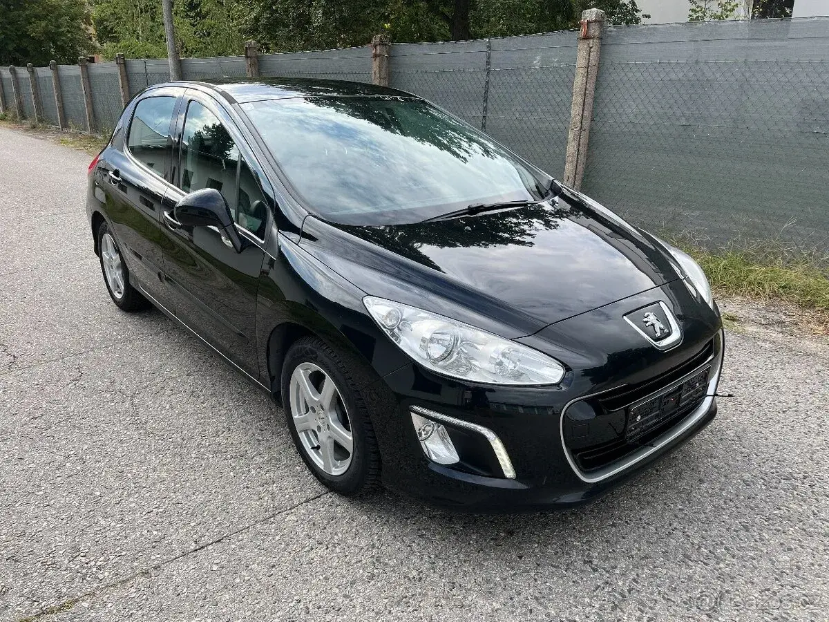 Peugeot 308 – 2012, 186 800 km