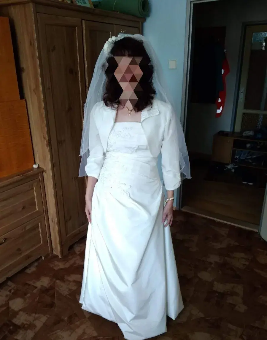 Krásné svatební šaty