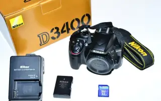 Nikon D3400 + příslušenství