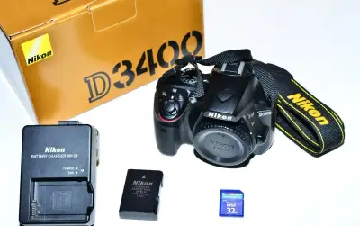 Nikon D3400 + příslušenství