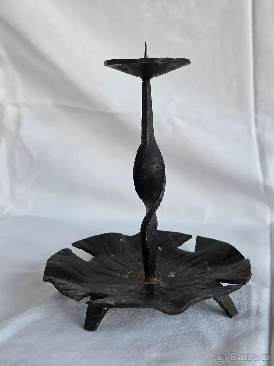 Retro kovaný železný svícen s trnem – 60.–70. léta, 19 cm