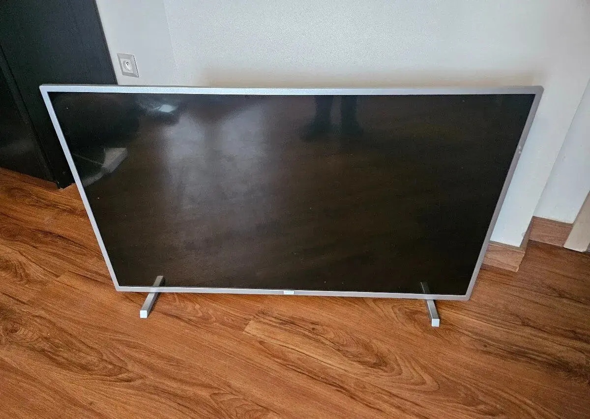 Smart TV Philips 43" (108 cm), Full HD, DVB-T2, Wi-Fi