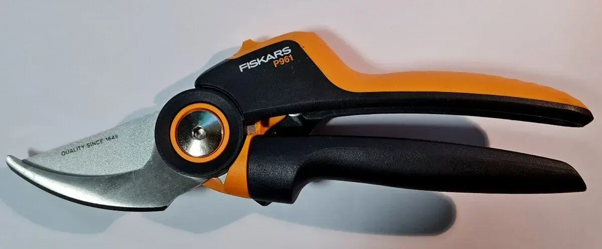 FISKARS P961 PowerGear X - Nůžky zahradní NOVÉ