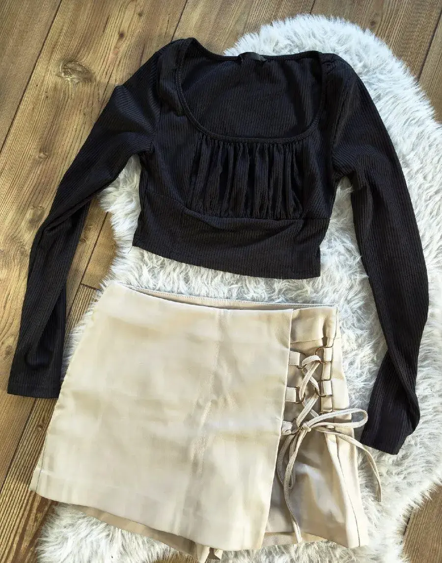 Dámsky set koženková minisukně a crop top vel. S