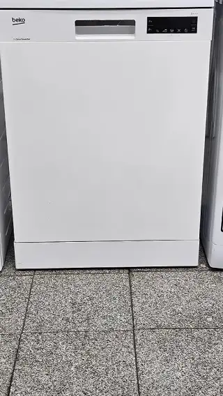 Myčka nádobí BEKO, display, odložený start,