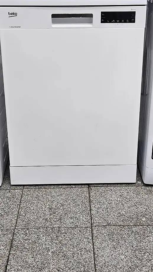 Myčka nádobí BEKO, display, odložený start,