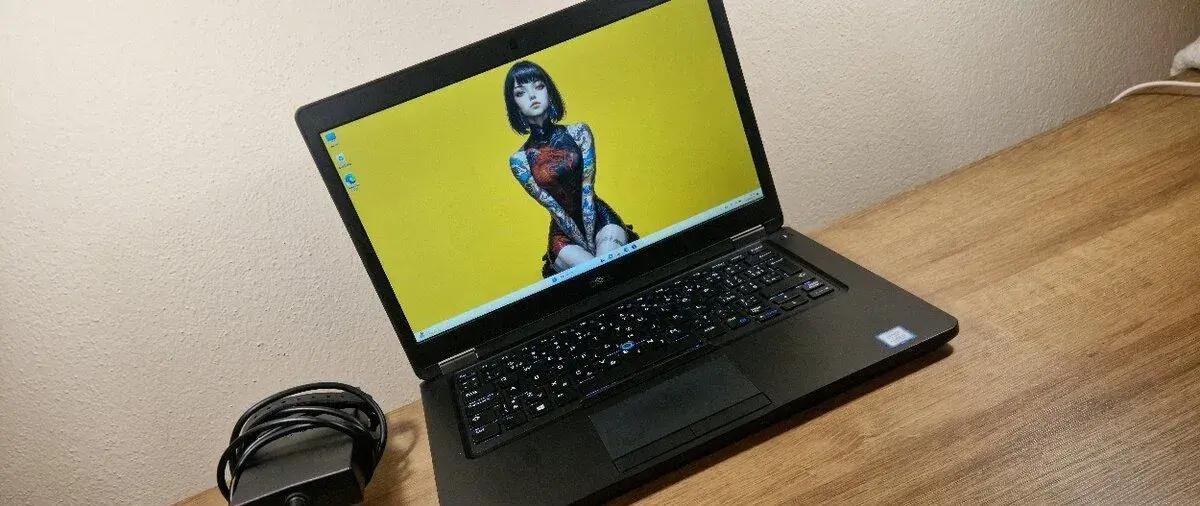B CZ/SK/ENG Zaruka Core i5 16GB RAM 256GB NVMe SSD Windows 1
