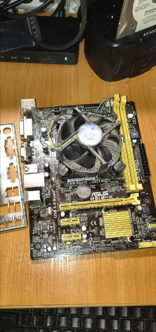 ASUS H81M‑K + Pentium (jen jako záslepka)