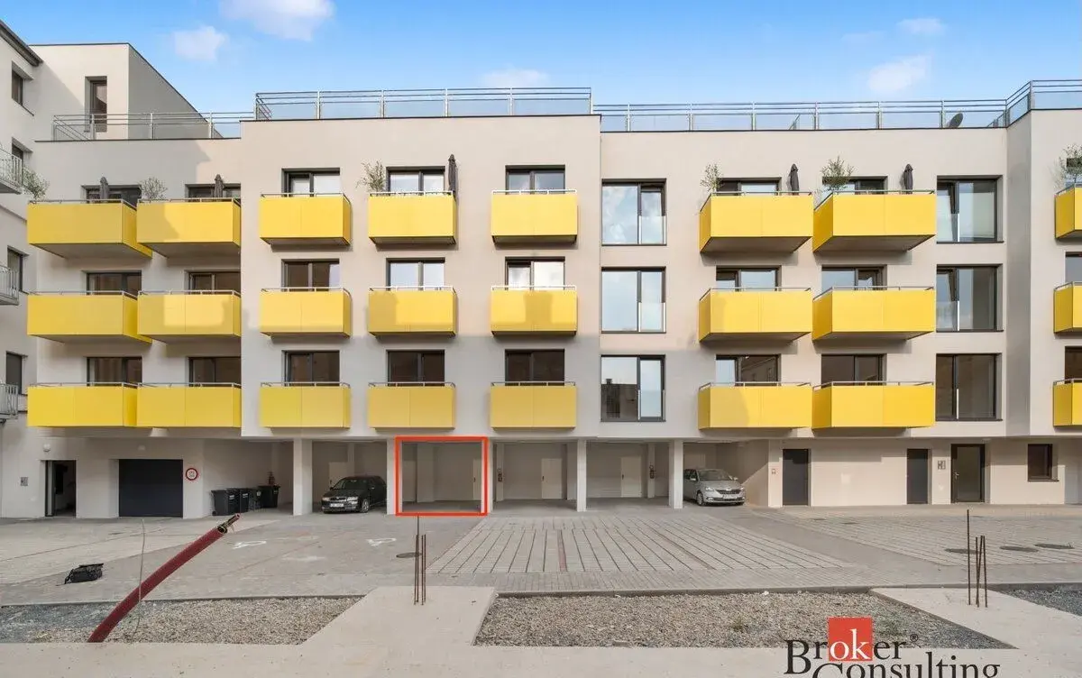 Pronájem, ostatní/garážové stání, 18 m2, Bratislavská, Zábrd
