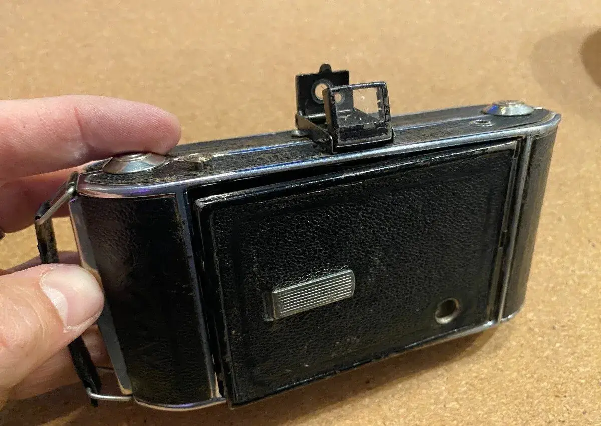 Historický sklopný analog Voigtländer (vintážní měchový foto