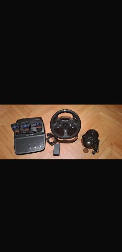 Logitech G920 Driving Force + pedály + řadicí páka