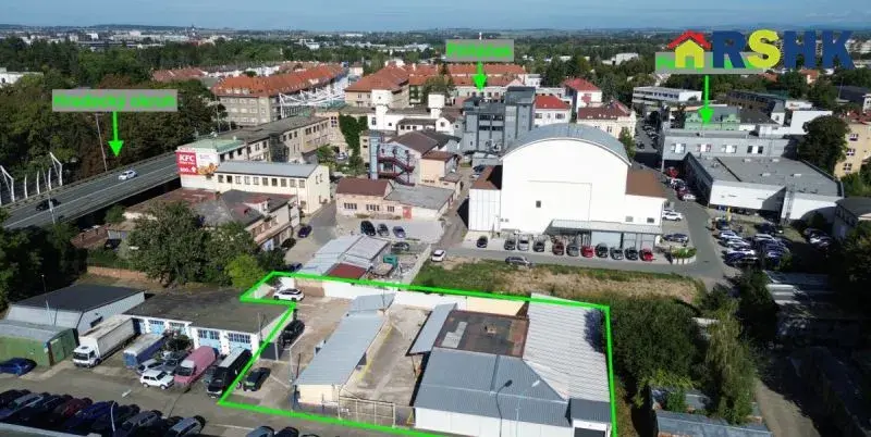 Sklady 385 m² + kanceláře 70 m² - areál Tesla, HK